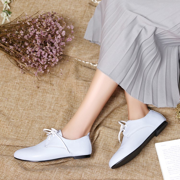 Fashion Flat Shoes for Kids and Teens Lace-Up Round Toe