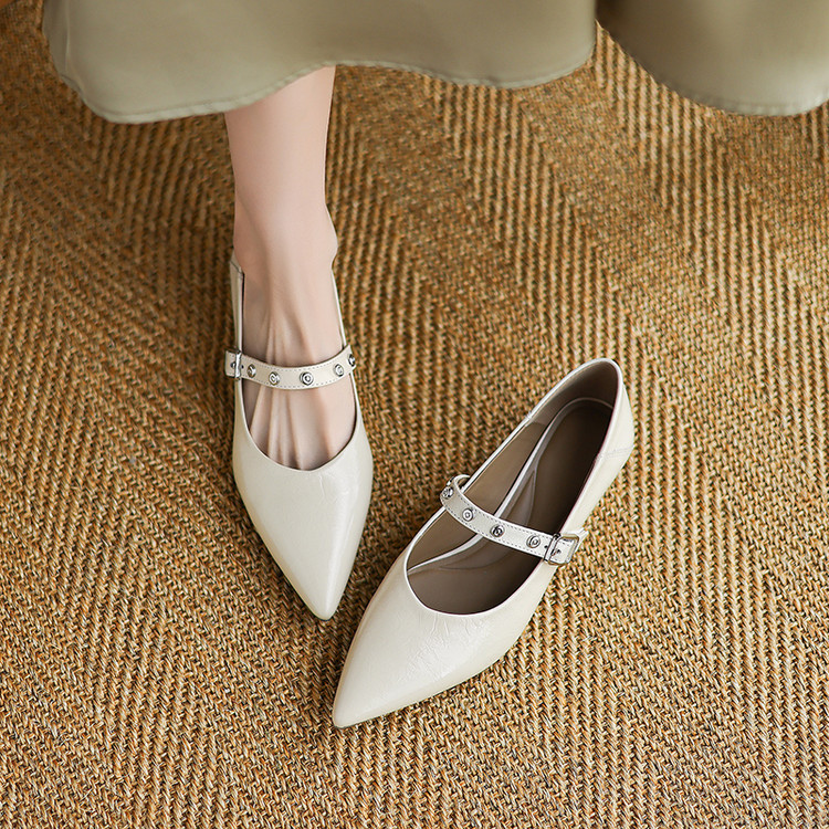 Women's Vintage Pointed Toe Chunky Mid Heel Beaded Woven Flat Shoes - Image 2