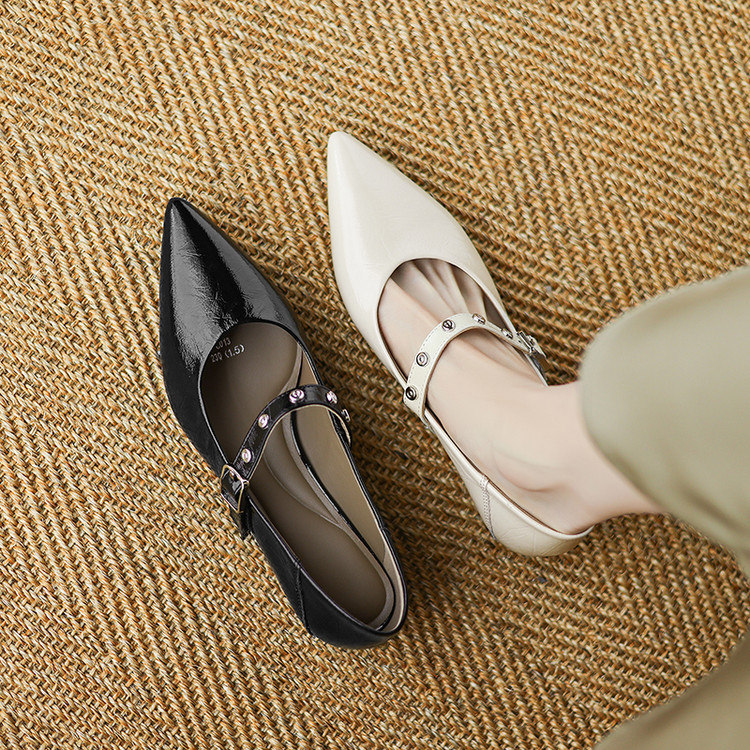 Women's Vintage Pointed Toe Chunky Mid Heel Beaded Woven Flat Shoes - Image 5
