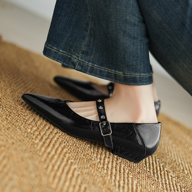 Women's Vintage Pointed Toe Chunky Mid Heel Beaded Woven Flat Shoes - Image 4